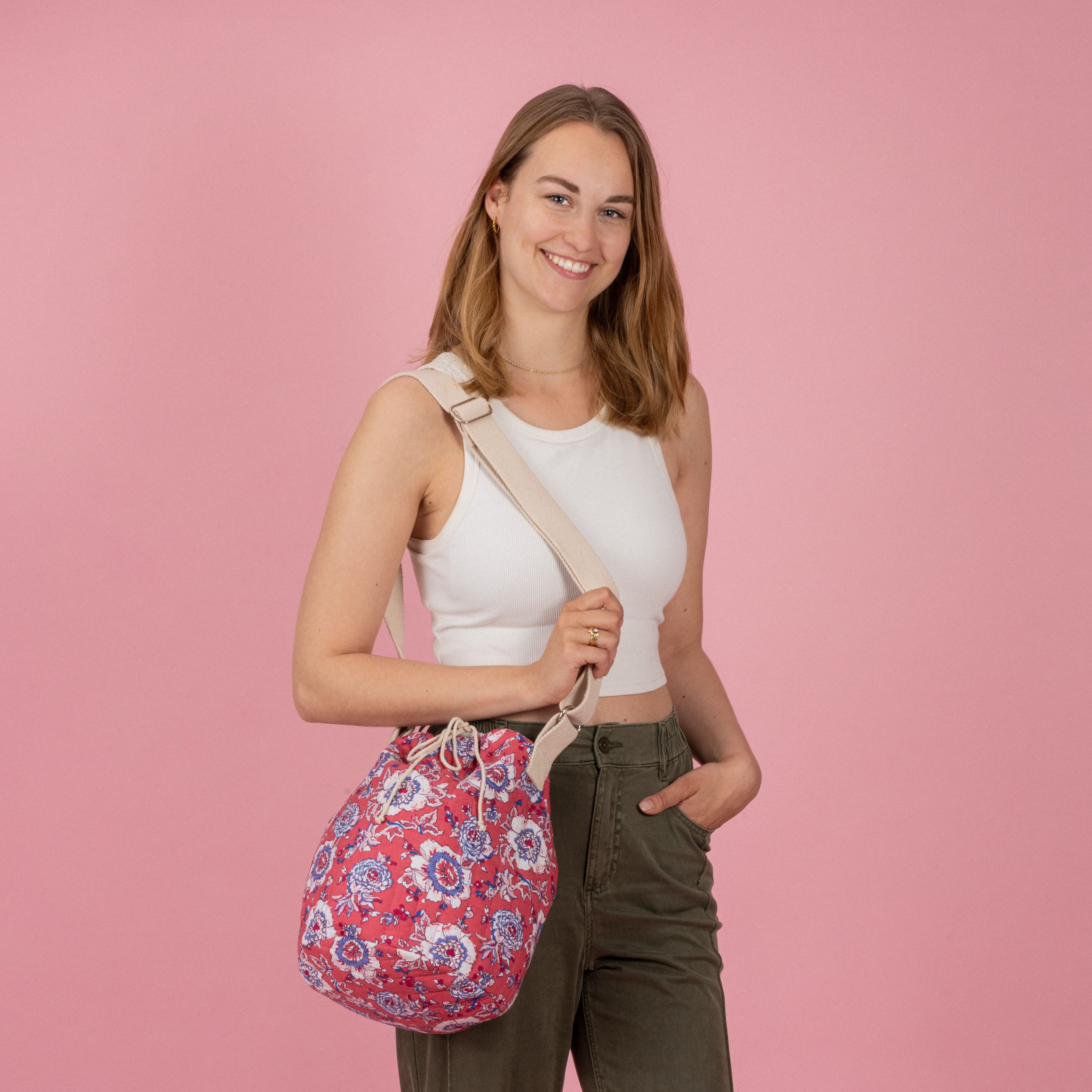 Gequiltete Zylinder-Umhängetasche - Image 3