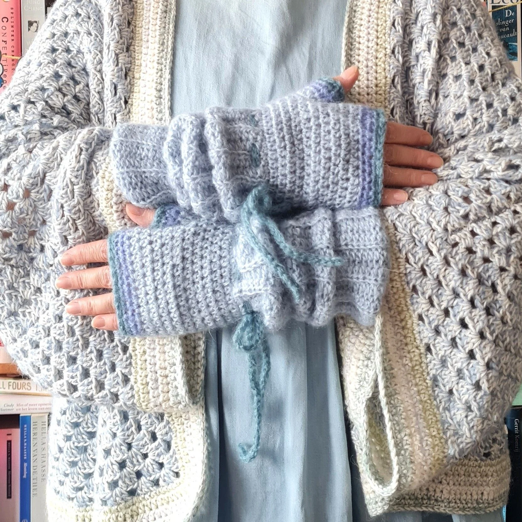 Ice Blue - Handstulpen - Image 4